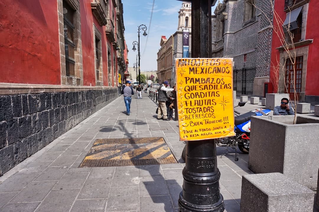 El IMSS registra récord de 22.8 millones de empleos, pero el ritmo de creación se desacelera