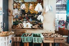 Las líneas de pobreza subieron más que la inflación general en agosto, según el INEGI