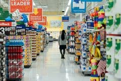 La inflación en México entra a terreno verde por primera vez desde 2020, pero los servicios resisten la baja